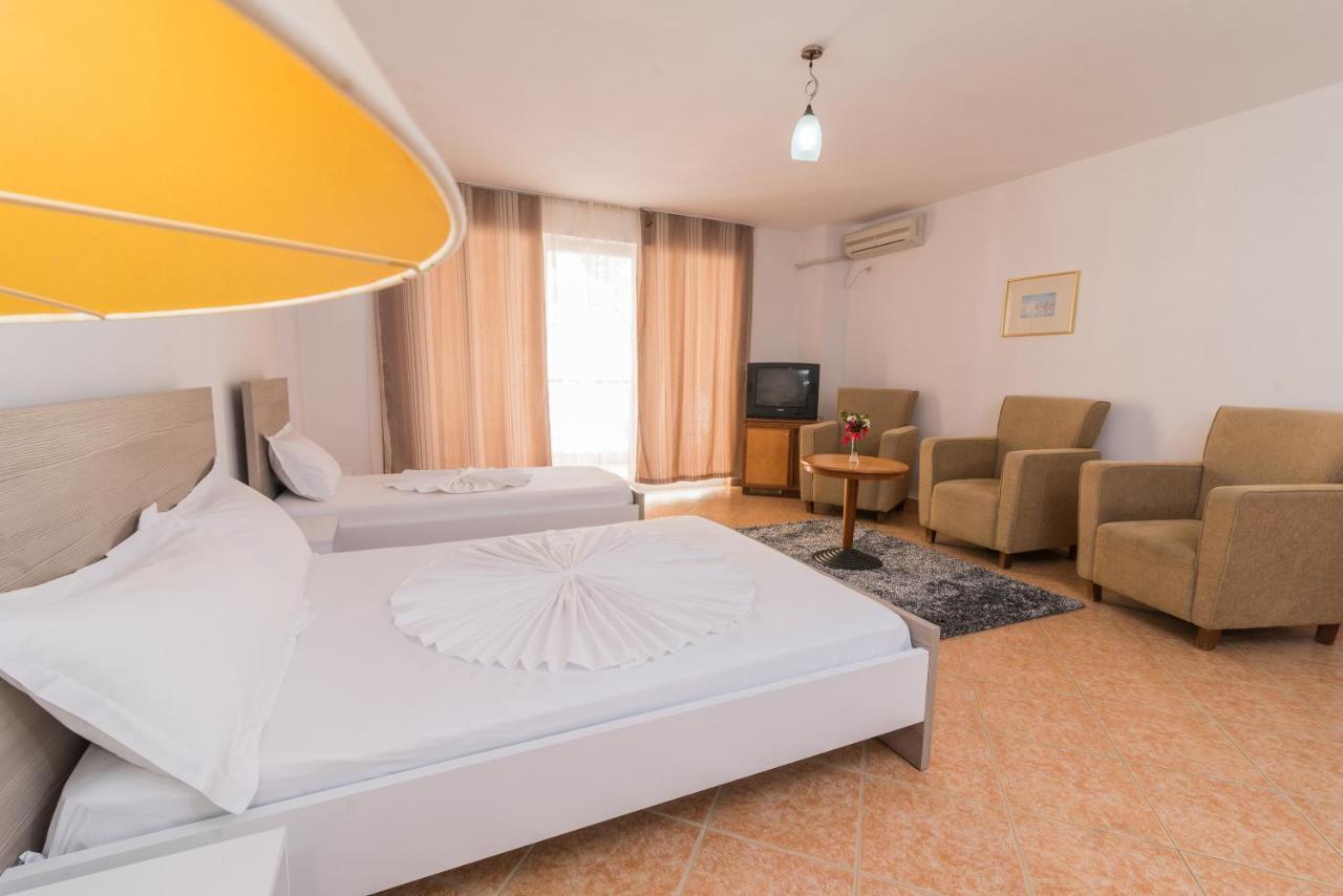 Rafaelo Resort Shëngjin 外观 照片