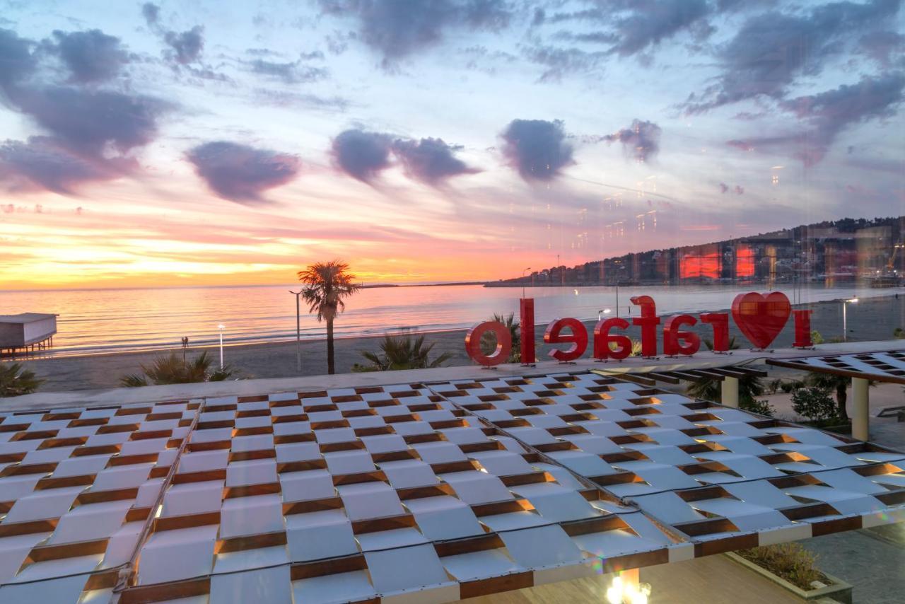 Rafaelo Resort Shëngjin 外观 照片